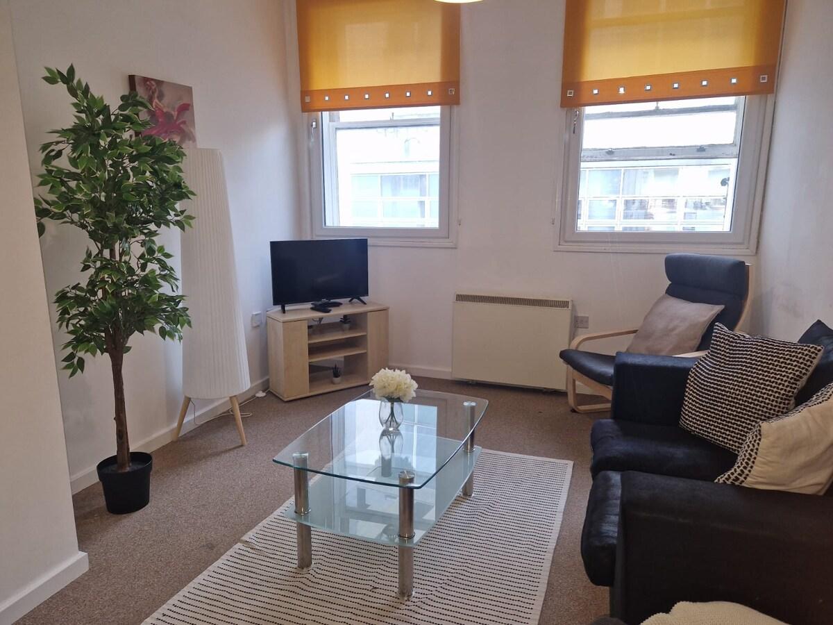 Stylish & Cosy 2Bed Retreat in Central Sheffield4