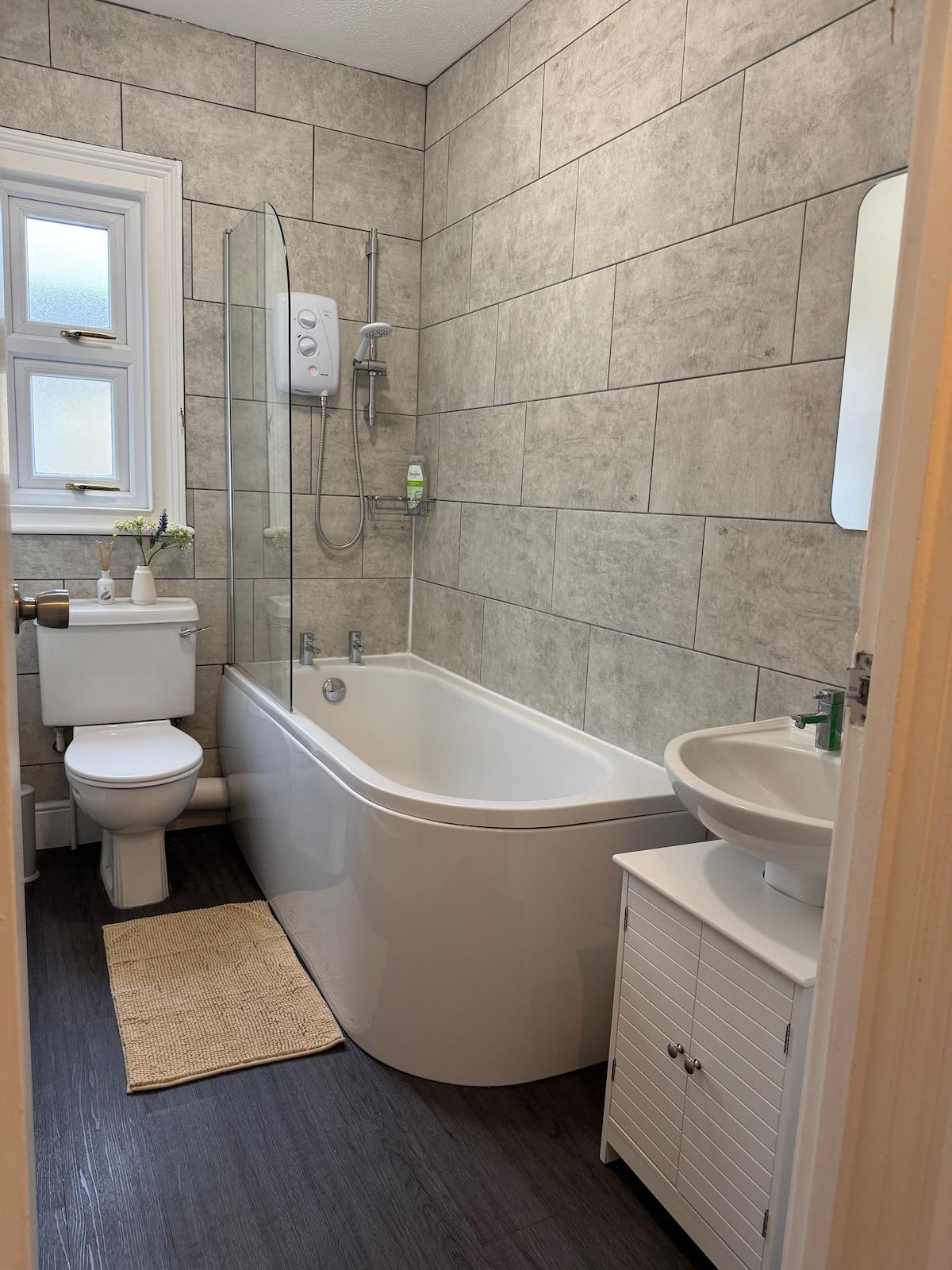 Spacious 1BR Apt near Bedford Stn & Town Centre5