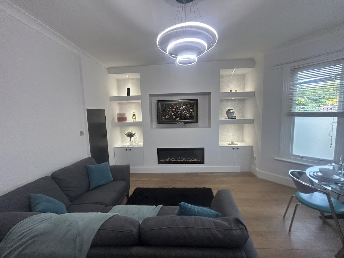 2 bed split-level flat, 5-min from Sth Croydon Stn